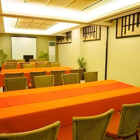 L Square Hotel Tarlac City Bagian luar foto