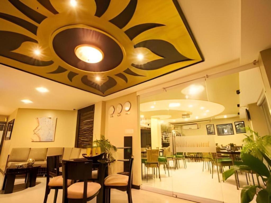 L Square Hotel Tarlac City Bagian luar foto