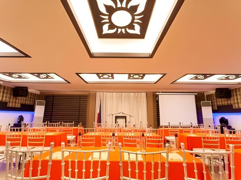 L Square Hotel Tarlac City Bagian luar foto