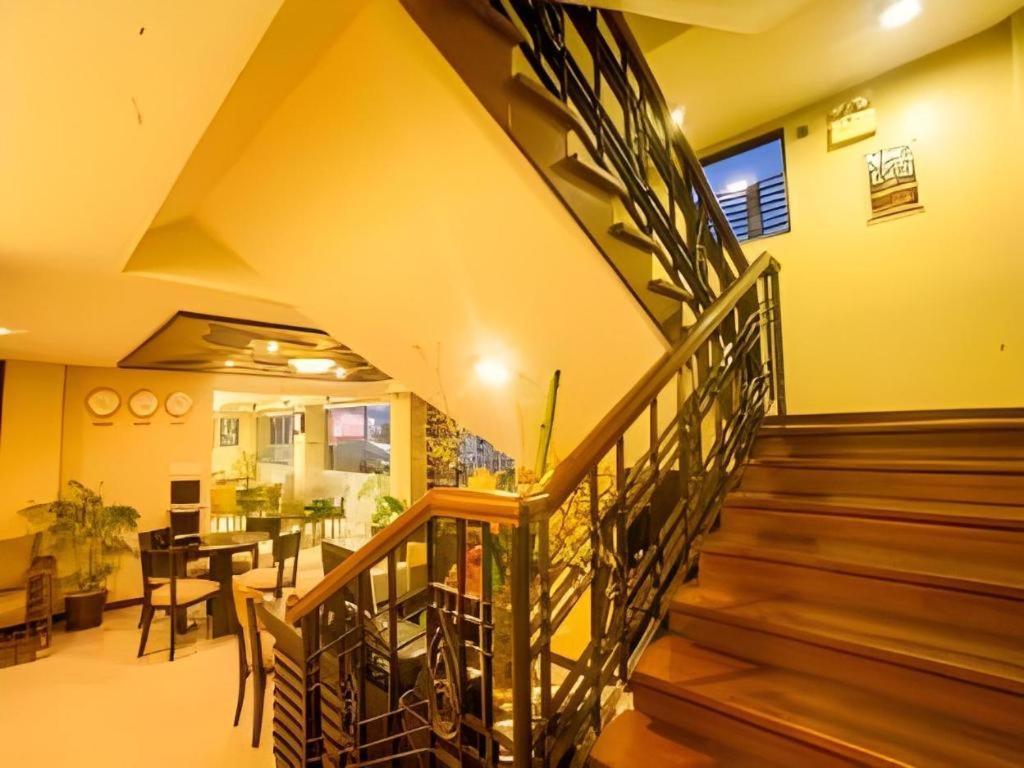 L Square Hotel Tarlac City Bagian luar foto