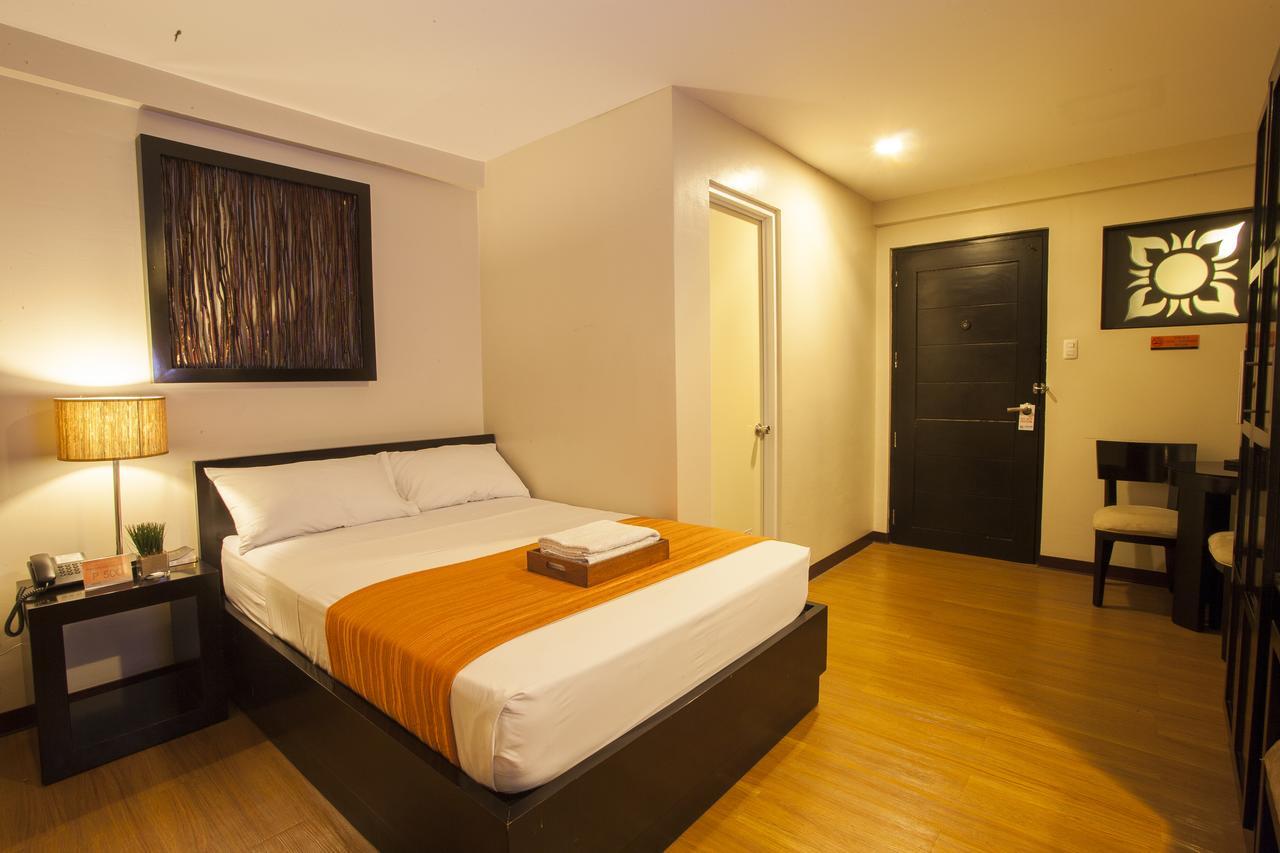 L Square Hotel Tarlac City Bagian luar foto