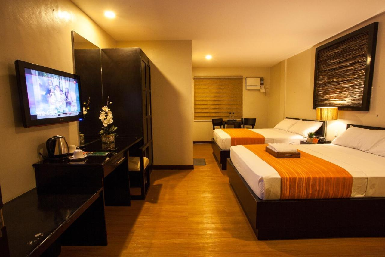 L Square Hotel Tarlac City Bagian luar foto