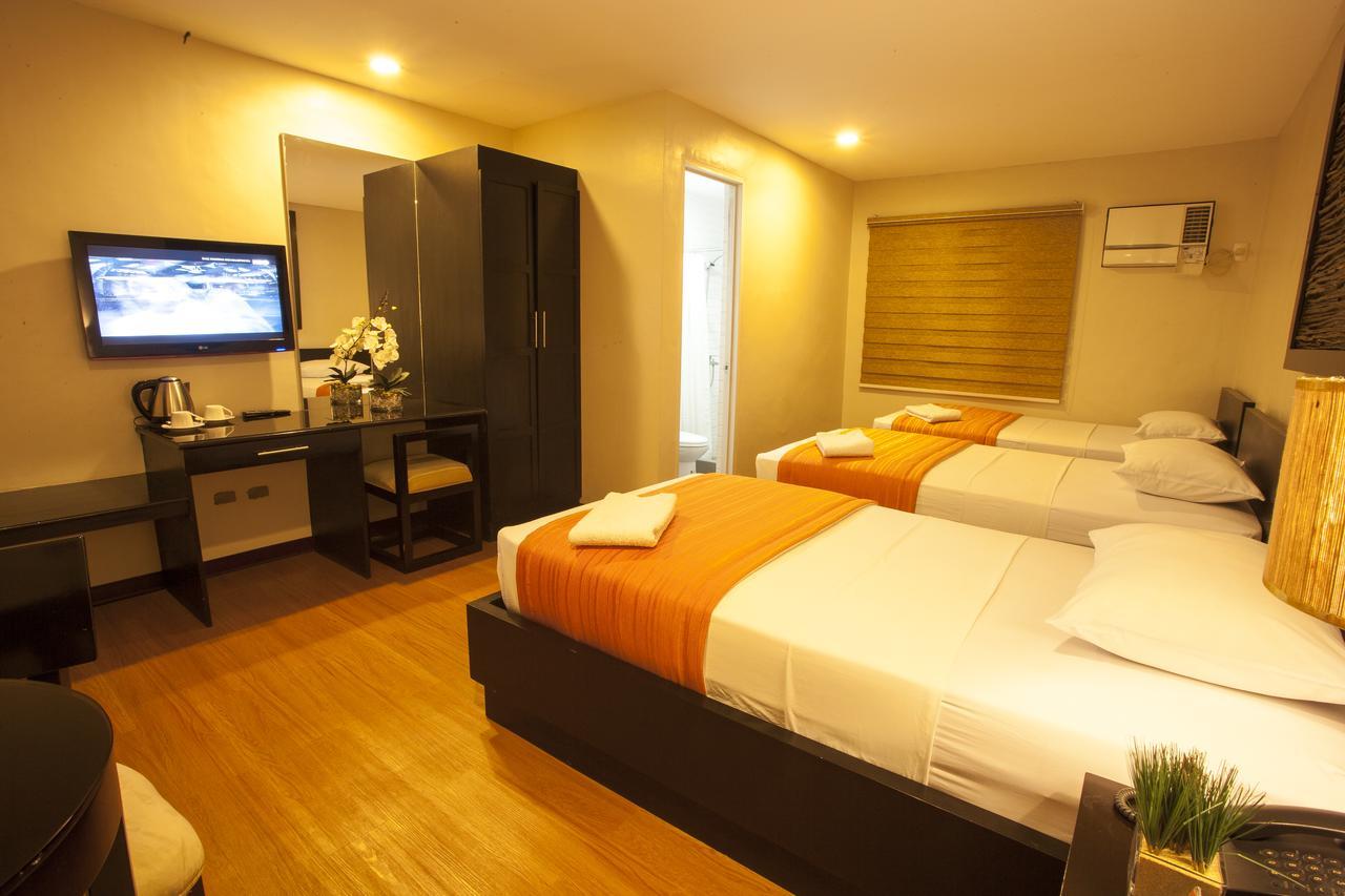 L Square Hotel Tarlac City Bagian luar foto