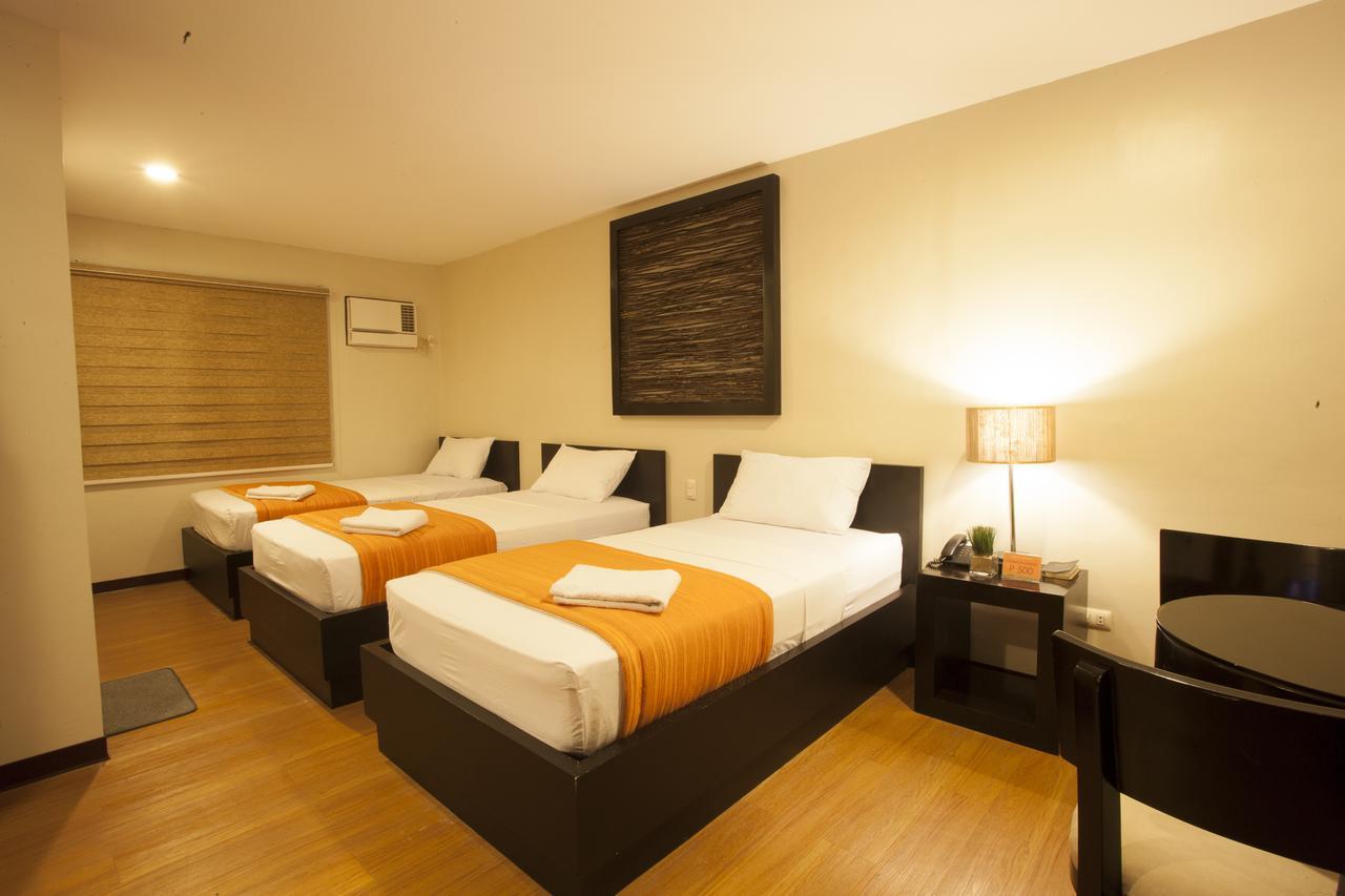 L Square Hotel Tarlac City Bagian luar foto