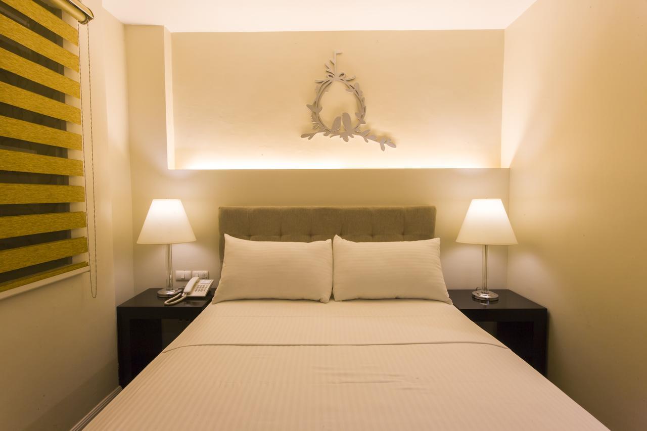 L Square Hotel Tarlac City Bagian luar foto