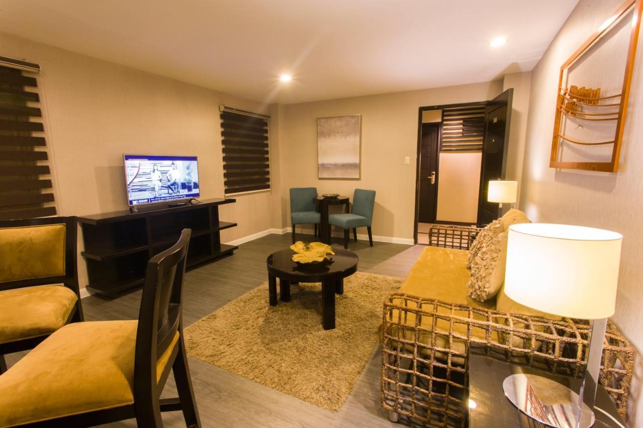 L Square Hotel Tarlac City Bagian luar foto