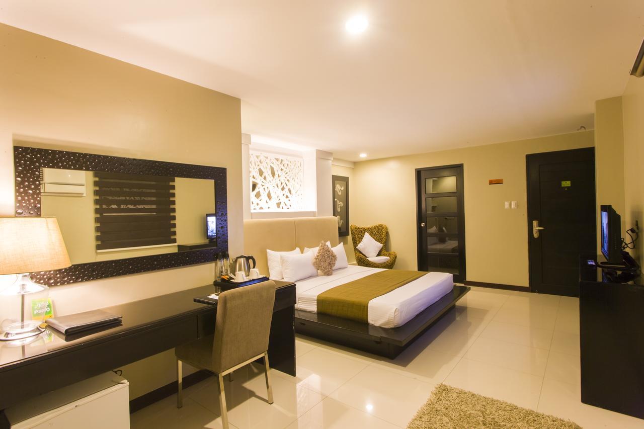 L Square Hotel Tarlac City Bagian luar foto